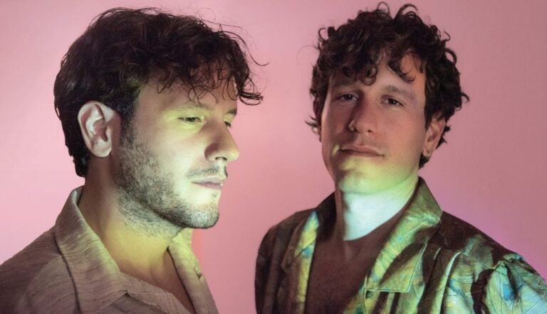 Τα Καλογεράκια στο Σταυρό του Νότου Plus — Δέκα χρόνια μουσικών ιστοριών, χωρίς κανόνες